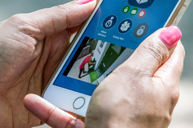 Jälgige kulleri tegevust